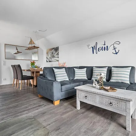 Glueck Apartment *